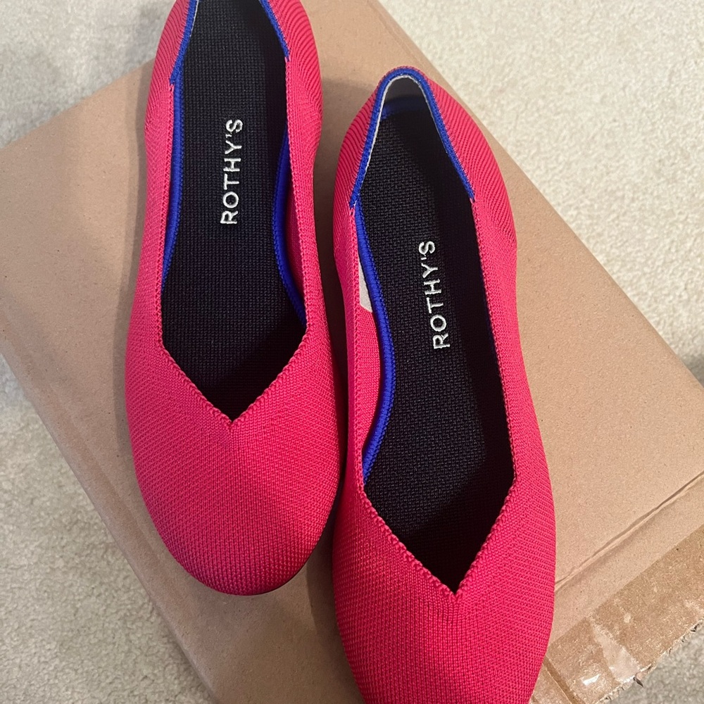 Pink classic Rothy’s size 8.5 barely worn, like new condition